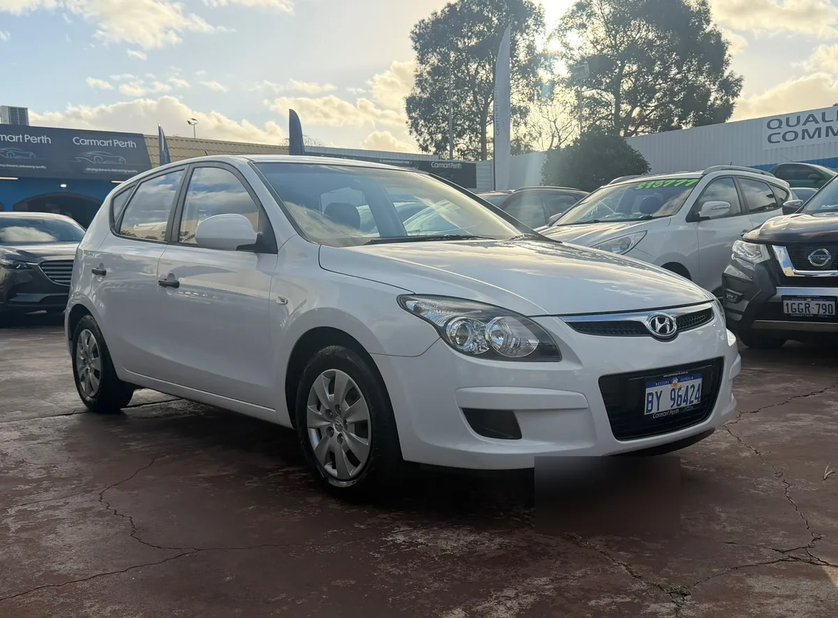 2010 Hyundai i30 — photo 1