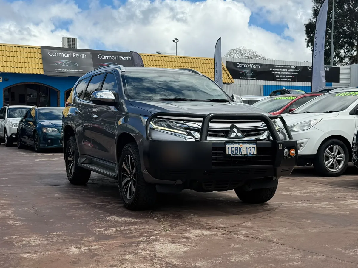 2016 Mitsubishi Pajero Sport — photo 1
