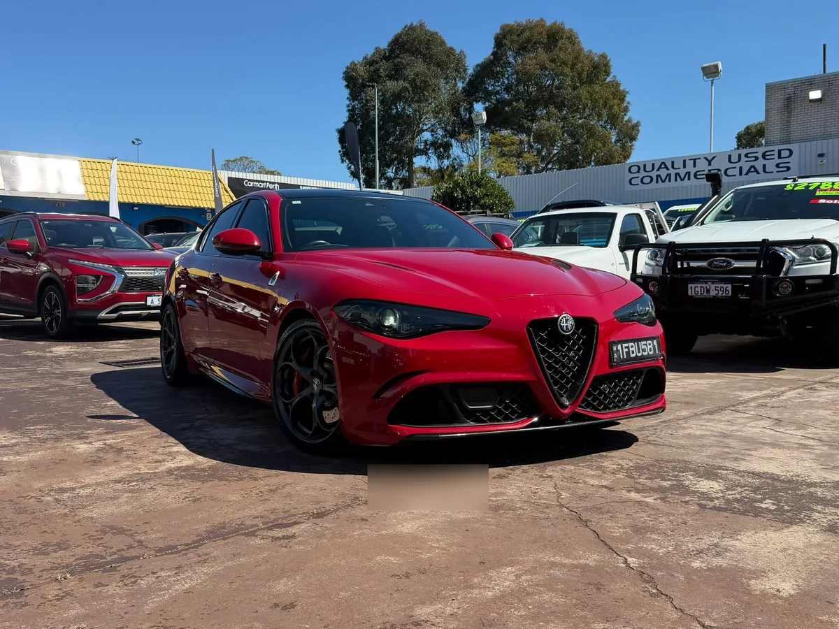 2017 Alfa Romeo Giulia — photo 1