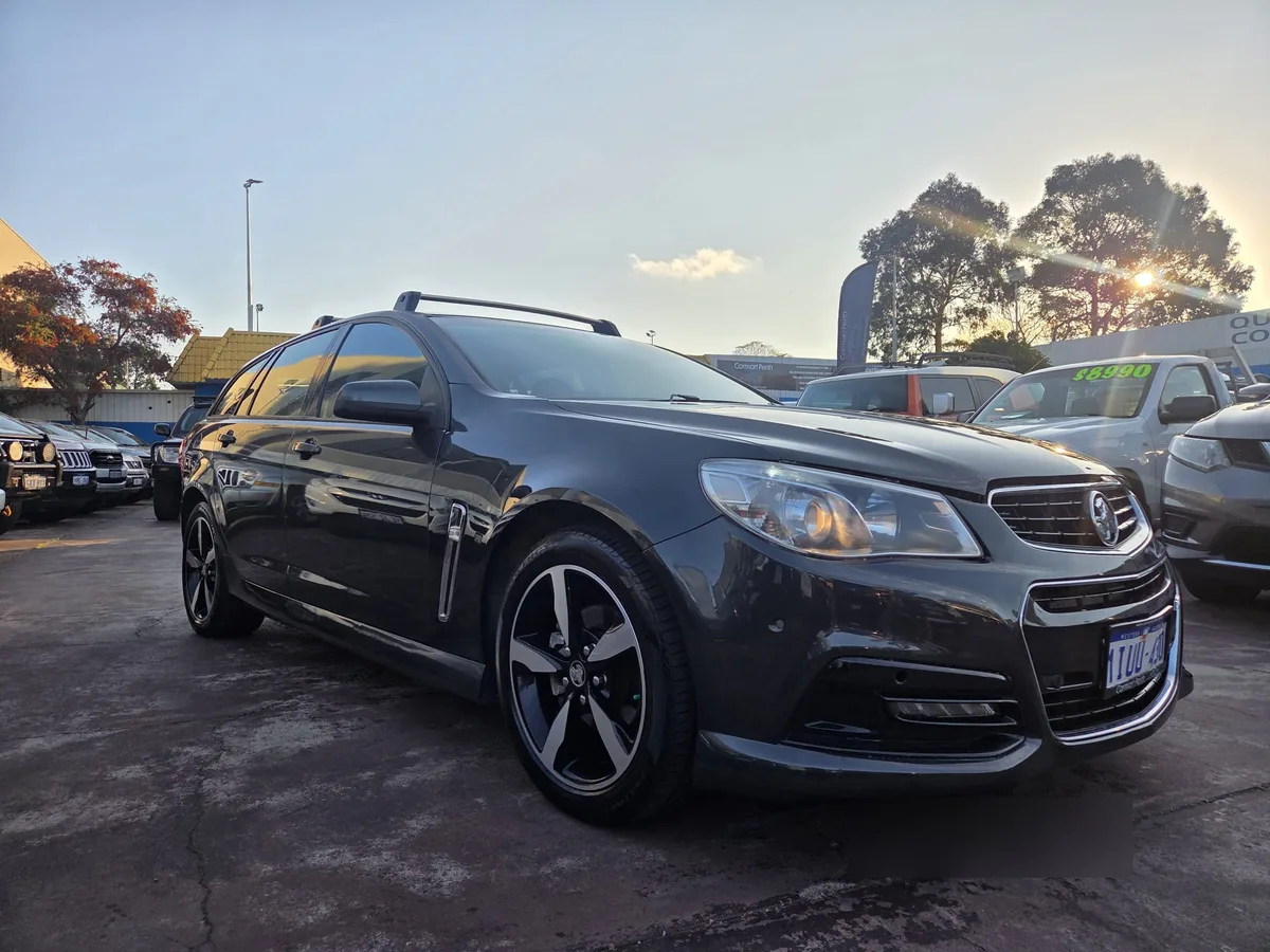 2017 Holden Commodore — photo 1